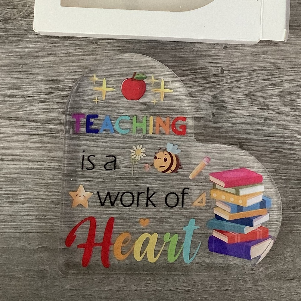 Heart -shaped acrylic teacher appreciation gift🇺🇸 - Picture 4 of 6